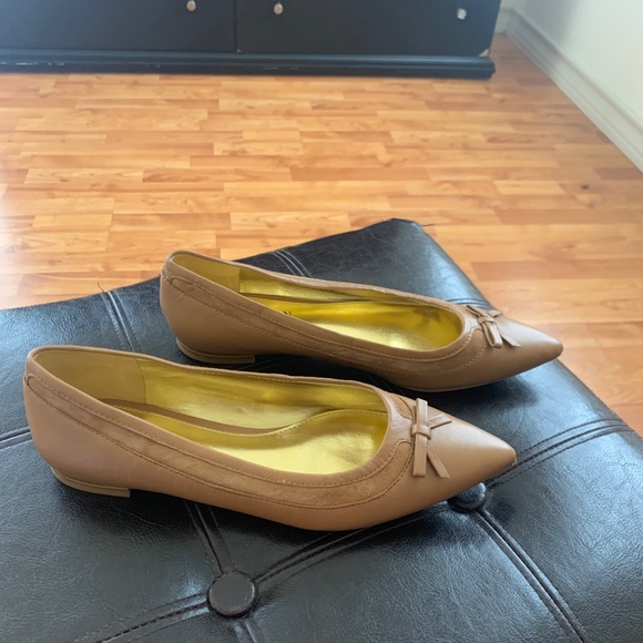 Flats - Picture 2 of 4